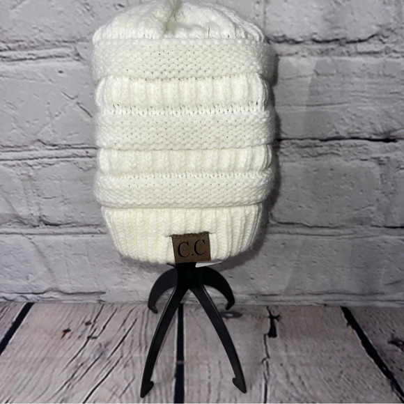 CC Beanie ivory - Picture 1 of 3
